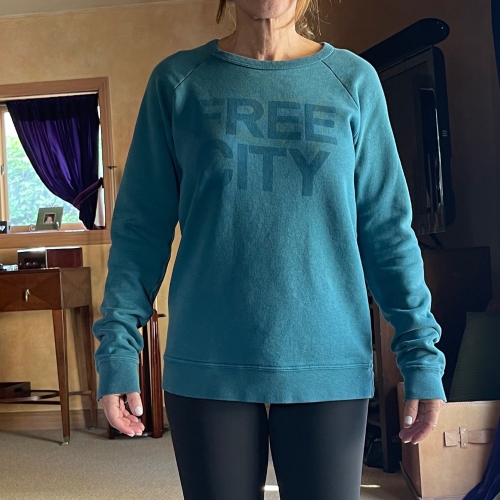 Freecity Sweat Shirt Size S